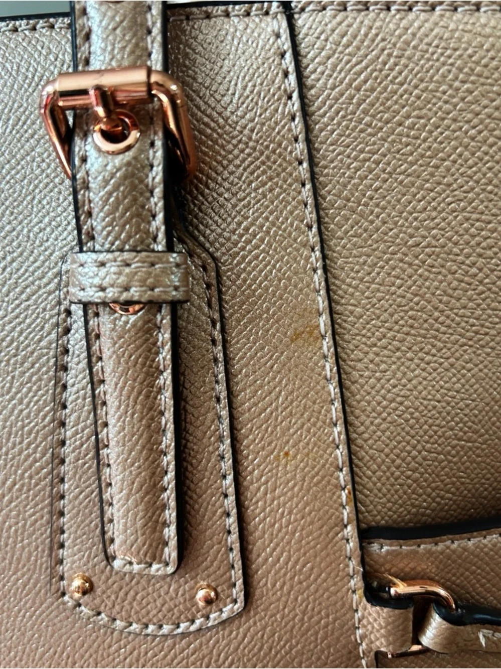 Michael Kors Voyager East West Crossgrain Leather Tote - Picture 13 of 14